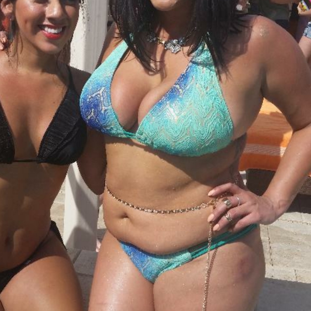 Luli fama lace bikini
